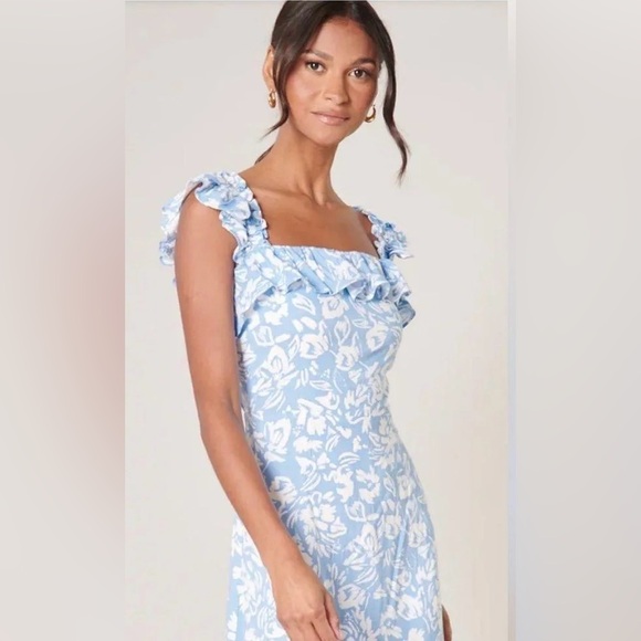 Sugarlips Allegra Floral Blue and White Midi Dress like Reformation - Picture 2 of 16